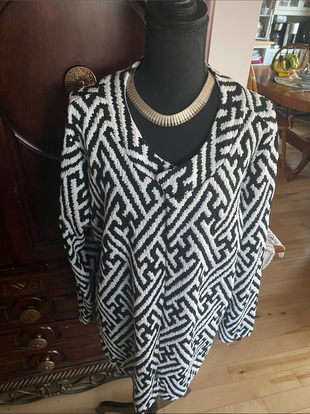 Black & White Geometric Women's cardigan